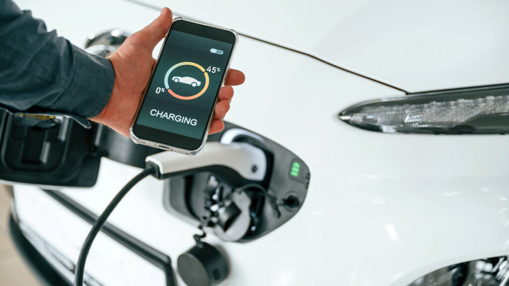hoe opladen elektrische auto eigen laadpaal
