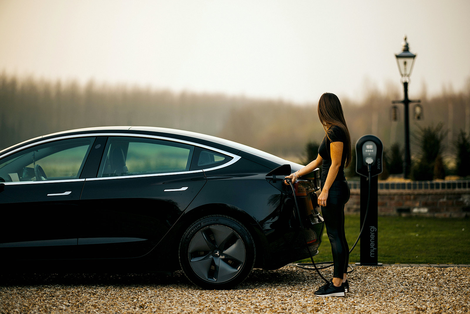 Hoe werkt een laadpaal om elektrische auto op te laden