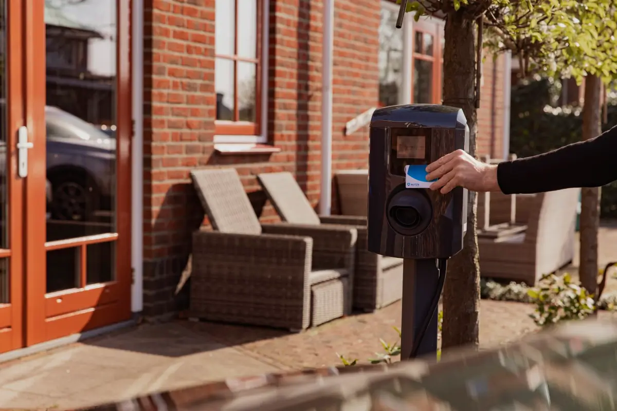 Laadpaal-met-kwh-meter-alfen