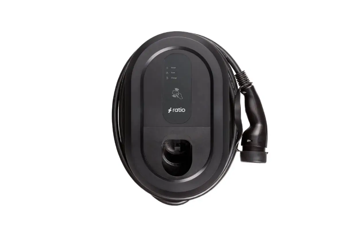 Ratio-io6-met-vaste-kabel-laadpaal