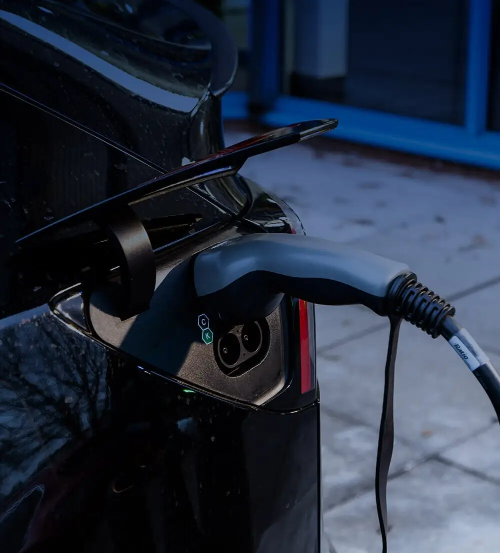 Ratio-io6-met-vaste-kabel-slimme-laadpaal