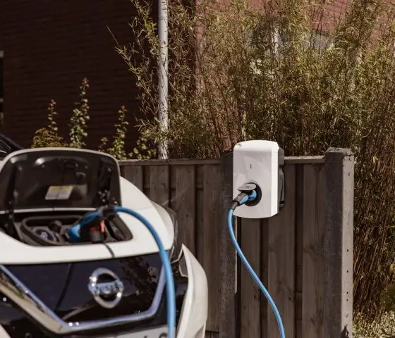 Slimme-laadpaal-Alfen-socket