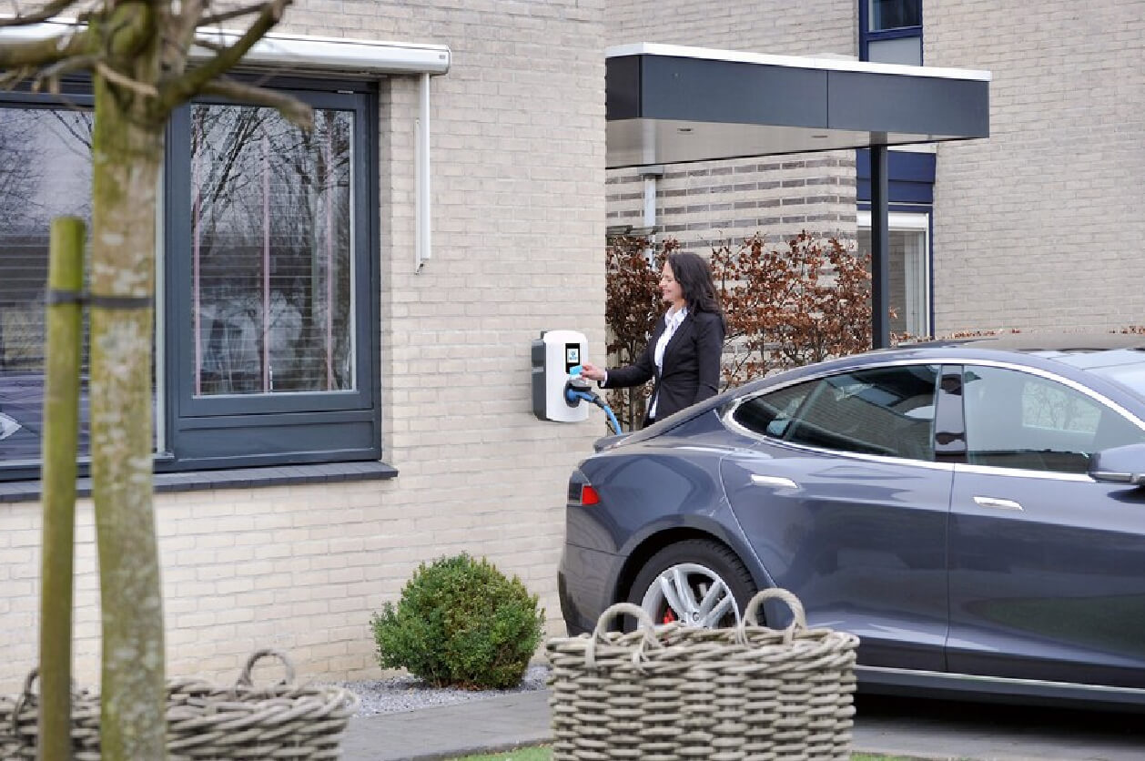 Laadpaal-thuis-elektrische-auto