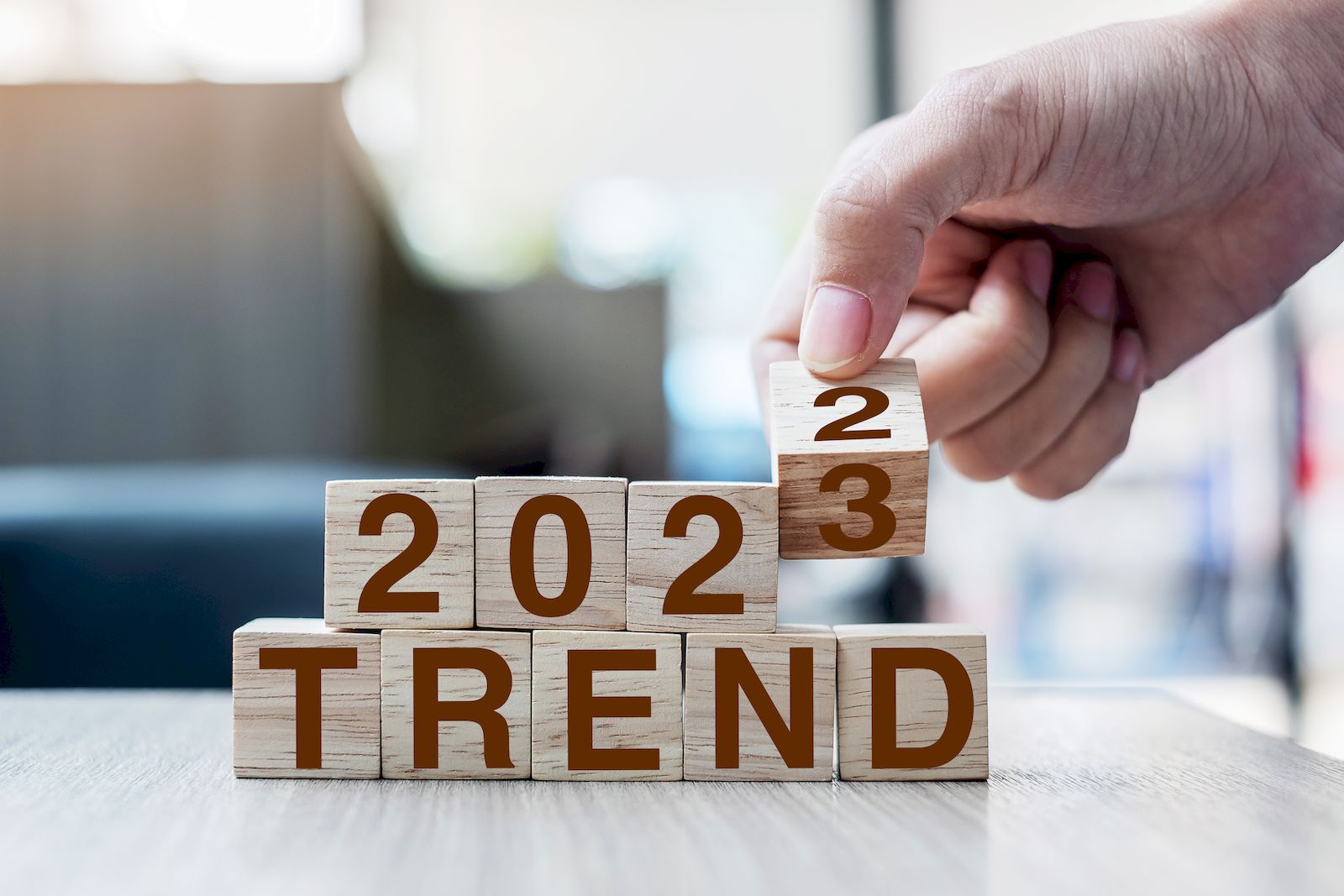 Welke elektrische auto’s gaan het in 2023 helemaal maken?