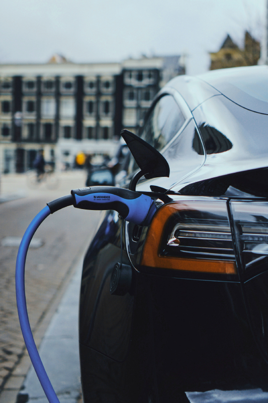 Laadpaal bij u aan huis in Almere