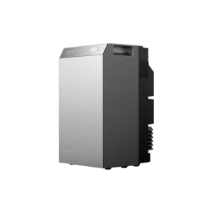 EcoFlow STREAM AC 5000 thuisbatterij in zilver en zwart met digitaal display tegen een zwarte achtergrond.