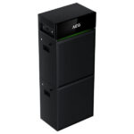 Thumbnail of  Zwarte AEG Plug-in thuisbatterij 4.8 kWh met twee gestapelde modules en een verlicht logo bovenop.