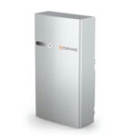 Thumbnail of  Vooraanzicht van een zilverkleurige Enphase IQ System Controller tegen een witte achtergrond.