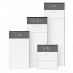 Thumbnail of  Vier witte Pylontech Force H2 V2 thuisbatterijen van verschillende hoogtes met digitaal display.