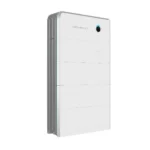 Thumbnail of  Zijaanzicht van de witte Sigenergy Sigenstor 8.0 kWh thuisbatterij met een ronde LED-indicator aan de voorzijde.